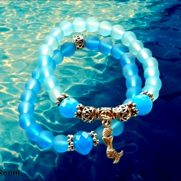 Last Chance Blue bracelet set w/mermaid charm - Picture 4 of 8